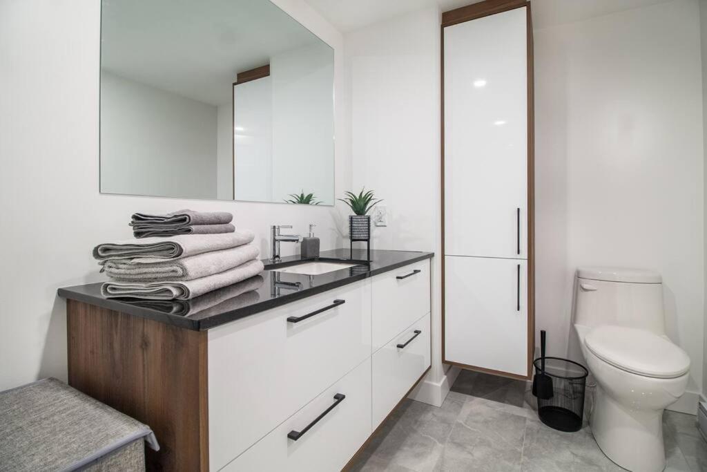 Condo Chic, Centre-Ville Piscine, Terrasse, Gym Квебек Екстериор снимка