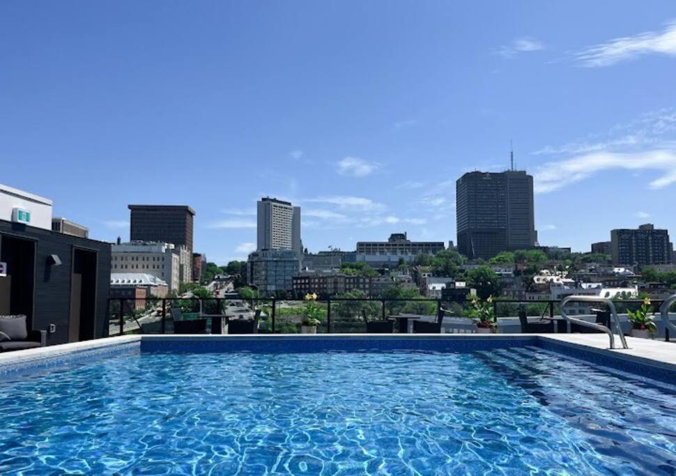 Condo Chic, Centre-Ville Piscine, Terrasse, Gym Квебек Екстериор снимка